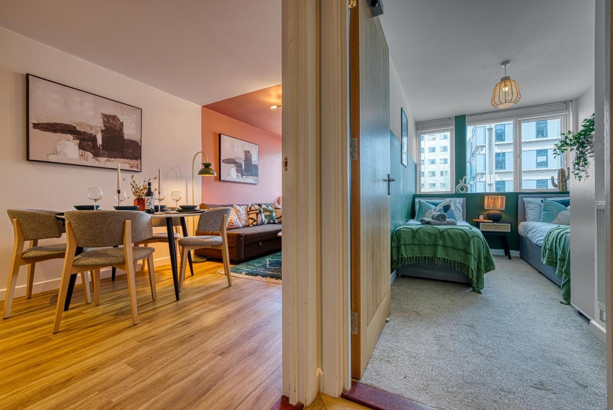 2-Bedroom Stunning, Stylish & Central City Apartment, Spacious, Sleeps 6, With On-Site Parking - Near Gunwharf Quays & Beach - By Blue Puffin Stays Portsmouth Exteriör bild