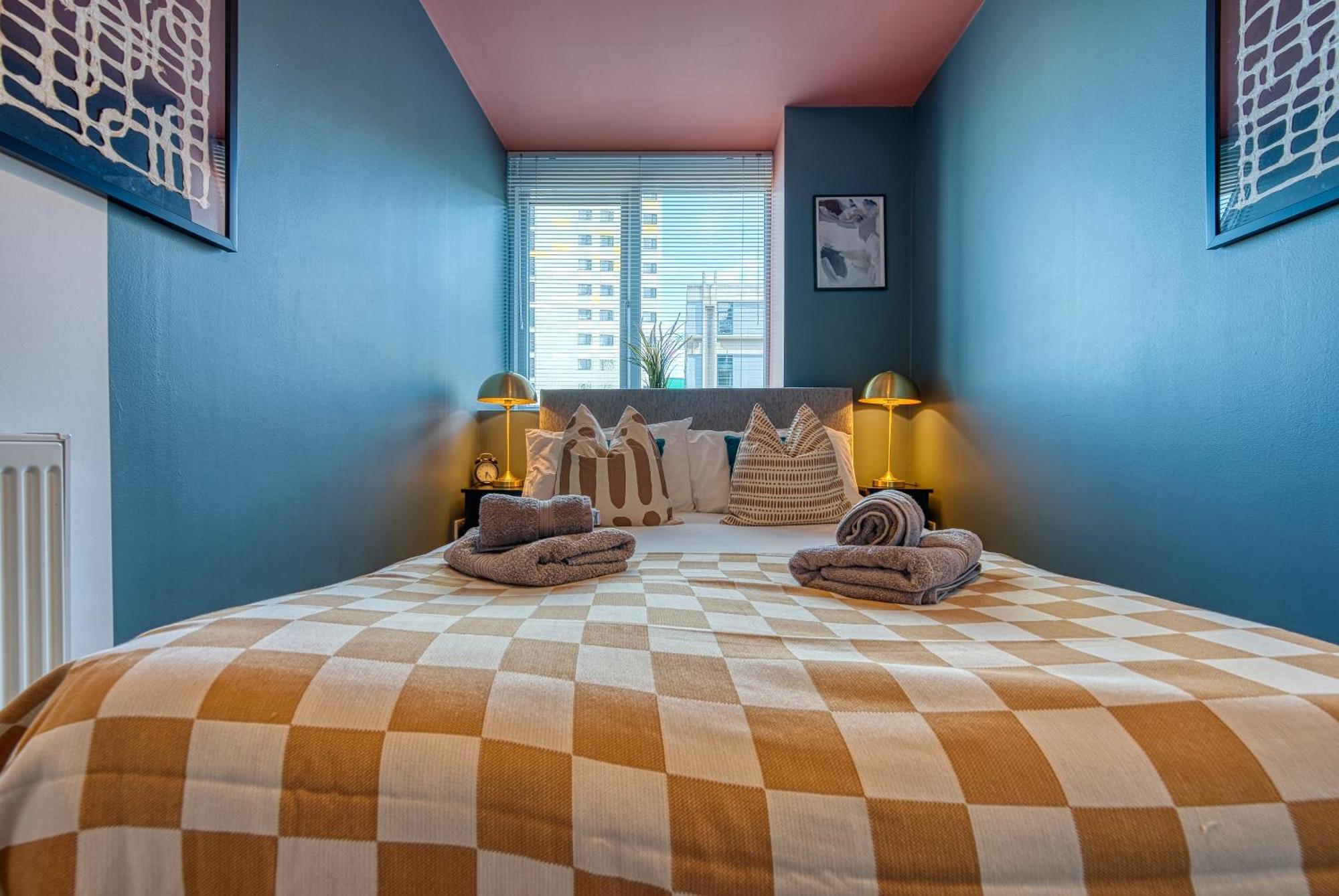 2-Bedroom Stunning, Stylish & Central City Apartment, Spacious, Sleeps 6, With On-Site Parking - Near Gunwharf Quays & Beach - By Blue Puffin Stays Portsmouth Exteriör bild